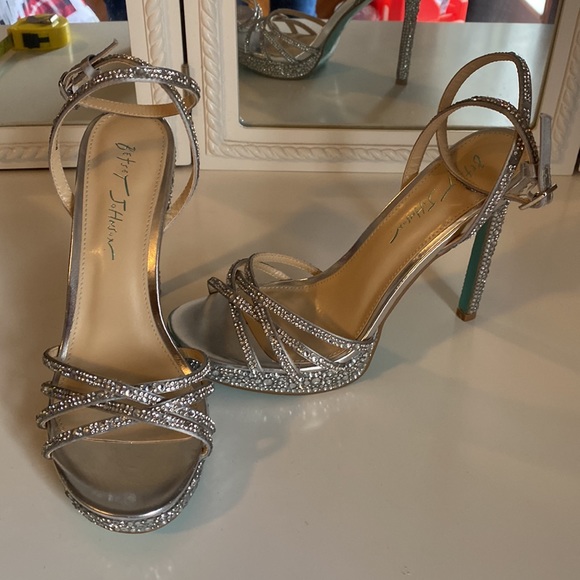 Betsey Johnson Adde Blue Rhinestone Pump. Size 81/2 NWOT - Picture 2 of 14